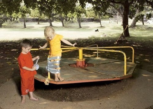 Юный физик знает про угловое ускорение - необходимо принять меры - фото с юмором, смешные дети